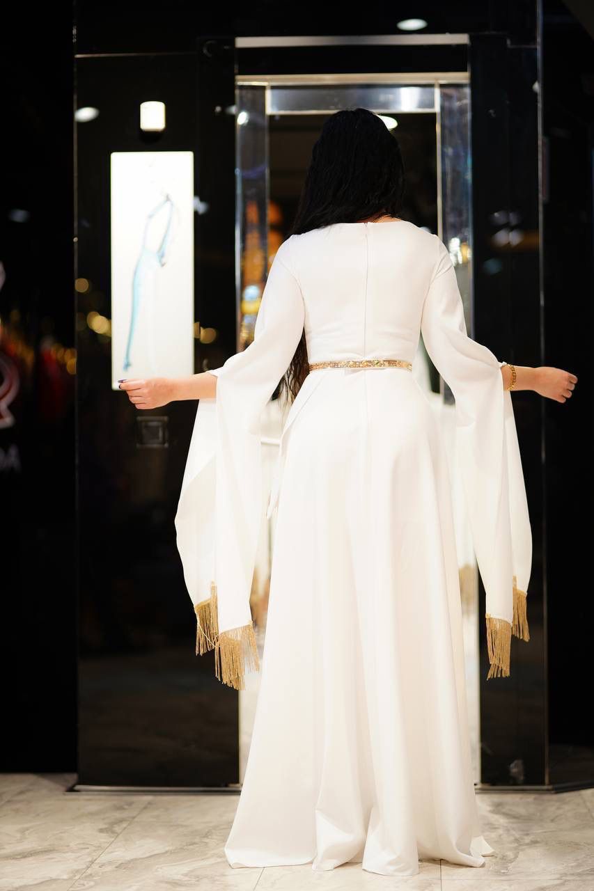 WHITE KAFTAN